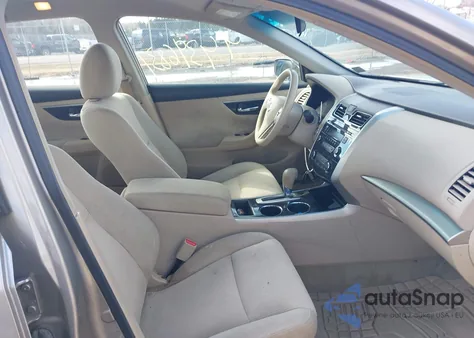 2013 Nissan Altima 2.5 S z USA, uszkodzony, nr VIN 1N4AL3AP9DC165340